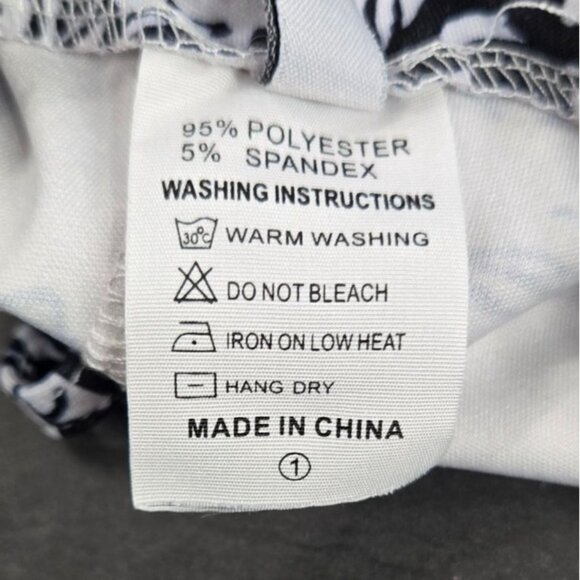 Black & White News Print Flared Stretch Leggings High Flare Medium Y2K - Picture 2 of 8